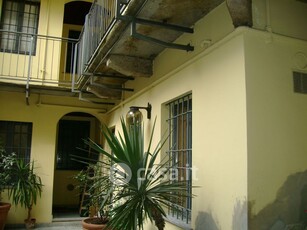 Appartamento in Affitto in Via Anfiteatro 11 a Milano