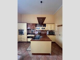 Appartamento in Vendita a Biella, 150'000€, 186 m²