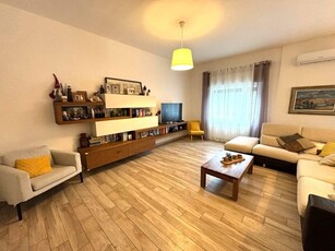 Appartamento in Vendita a Livorno, 299'000€, 150 m², arredato, con Box