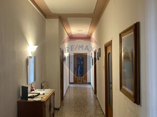 Appartamento in Vendita a Sassari, zona Sassari, 155'000€, 145 m²