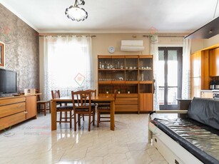 Appartamento in Vendita a Siracusa, zona Tunisi Grottasanta, 168'000€, 201 m²