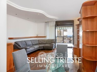 Appartamento in Vendita in Via Commerciale a Trieste