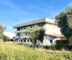 Appartamento in vendita Via Villa Pompetti 3, Teramo