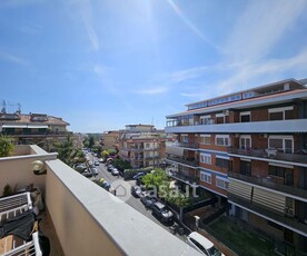 Attico/Mansarda in Affitto in Via Clodomiro Bonfigli a Roma
