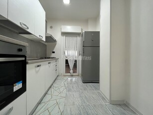 Bilocale in Affitto a Catanzaro, zona Giovino, 1'100€, 65 m², arredato