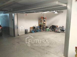 Box / Garage in affitto a Sesto Fiorentino