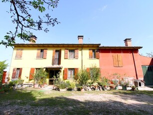 Casa indipendente in vendita