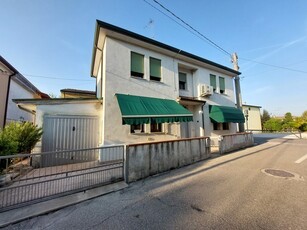 Casa Indipendente in Vendita a Rovigo, 119'000€, 120 m², con Box