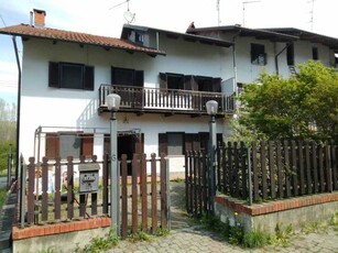 Casa Indipendente in Vendita ad Caravino - 71000 Euro