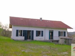 Casa Indipendente in Vendita ad Pareto - 170000 Euro