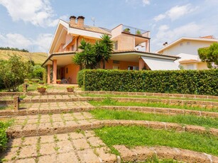 Confortevole casa a Pineto con terrazza e barbecue