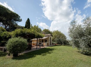 Confortevole casa a Rocca Di Papa con barbecue e giardino