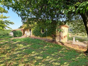 Famhouse with view with fenced garden&private pool-Casale la Monta