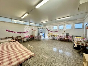 Immobile commerciale in Affitto a Lucca, zona San Donato, 750€, 90 m²