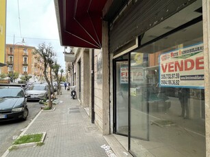 Immobile Commerciale in vendita a Cosenza