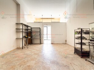 Immobile commerciale in Vendita a Siracusa, zona Tisia Tica Zecchino, 45'000€, 50 m²