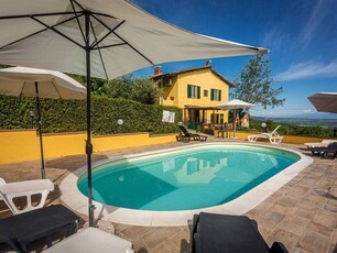 In Vendita: Incantevole casa con piscina e vista panoramica a Lajatico, Toscana