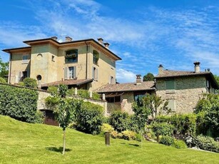 Lussuoso casale in vendita Località La Perla, Desenzano del Garda, Lombardia