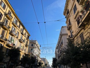 Negozio/Locale commerciale in Affitto in Corso Giuseppe Garibaldi a Napoli