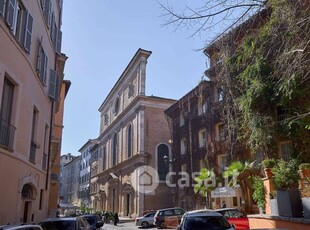 Negozio/Locale commerciale in Affitto in Via di Santa Maria dell'Anima a Roma