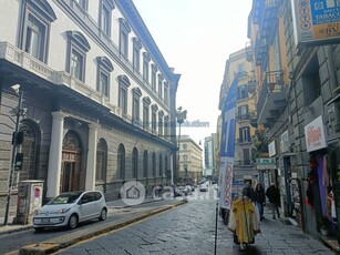 Negozio/Locale commerciale in Affitto in Via Mezzocannone a Napoli