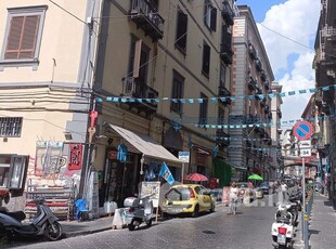 Negozio/Locale commerciale in Affitto in Via Padre Luigi Tosti a Napoli