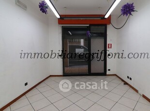 Negozio/Locale commerciale in Affitto in Via Sant'Isaia 36 a Bologna