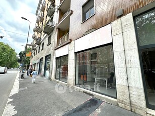 Negozio/Locale commerciale in Affitto in Viale Umbria 53 a Milano
