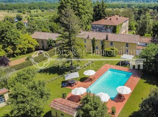 Prestigiosa villa di 1800 mq in vendita, Via della Chiesa, 22, Capannori, Toscana