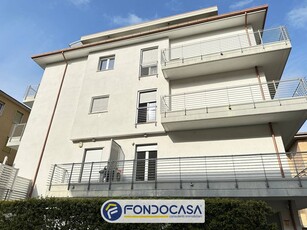Quadrilocale in Affitto a Ascoli Piceno, zona Porta Maggiore, 800€, 100 m², arredato