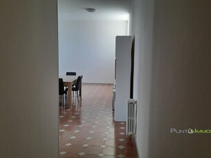 Quadrilocale in Affitto a Brindisi, 600€, 120 m²