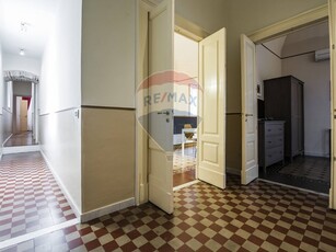 Quadrilocale in Affitto a Catania, zona Centro Storico, 1'300€, 160 m²