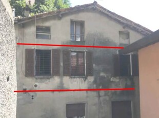 Quadrilocale in Via Alessandro Verza 116 e a Canzo