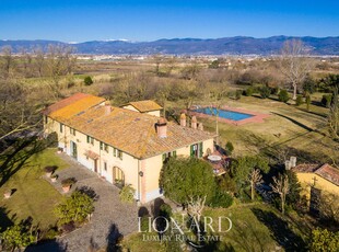 Residenza di prestigio nella campagna Toscana