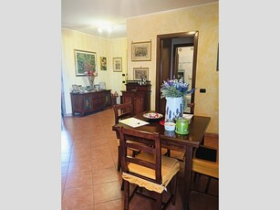 Trilocale in Vendita a Roma, 162'000€, 70 m², con Box