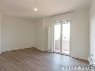 Trilocale in Vendita a Verona, zona Parona, 185'000€, 85 m²