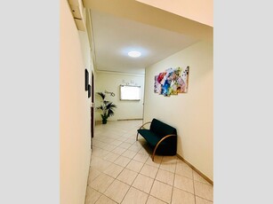 Ufficio in Vendita a Roma, zona VIA DELLA MAGLIANA 256, 692'500€, 258 m², arredato