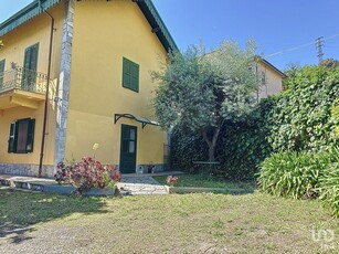 Villa Bifamiliare 3 locali di 111 m² in Sanremo