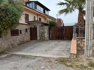 Villa bifamiliare in vendita a Carolei Cosenza Vadue