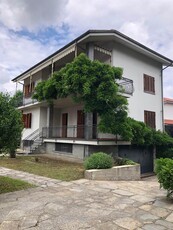Villa in Manzoni 12 a Cavour
