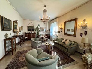 Villa in Vendita ad Bergamo - 890000 Euro
