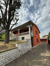 Villa in Vendita in Via Villirene 15 a Cremona