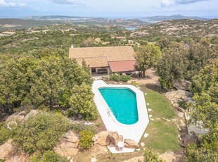 Villa 'Leccio' con vista mare, piscina privata e Wi-Fi