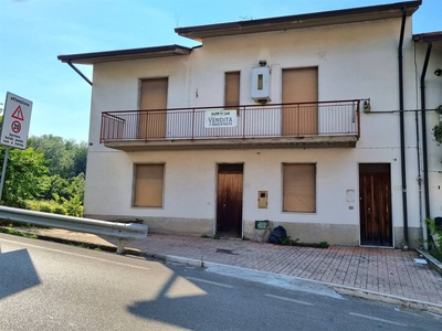 Casa singola in vendita a Pietradefusi Avellino Dentecane