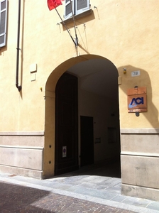 Piacenza centro, via Chiapponi. Ufficio 65 mq, PT. 450 ?/mese