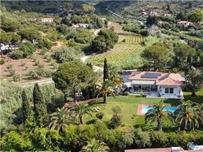 Villa/Casa singola residenziale ottimo/ristrutturato Lacona/Colle Reciso
