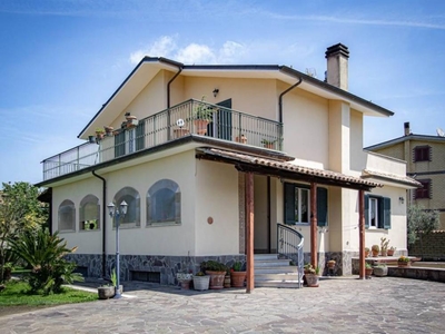 villa in vendita a Labico