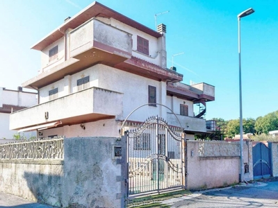 villa in vendita a Pomezia