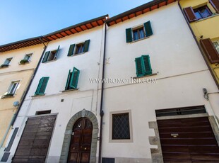 APPARTAMENTO CON GIARDINO E GARAGE IN VENDITA A SANSEPOLCRO, TOSCANA