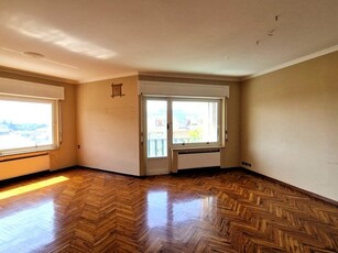 Appartamento in Affitto a Genova, zona Albaro, 1'600€, 159 m², con Box